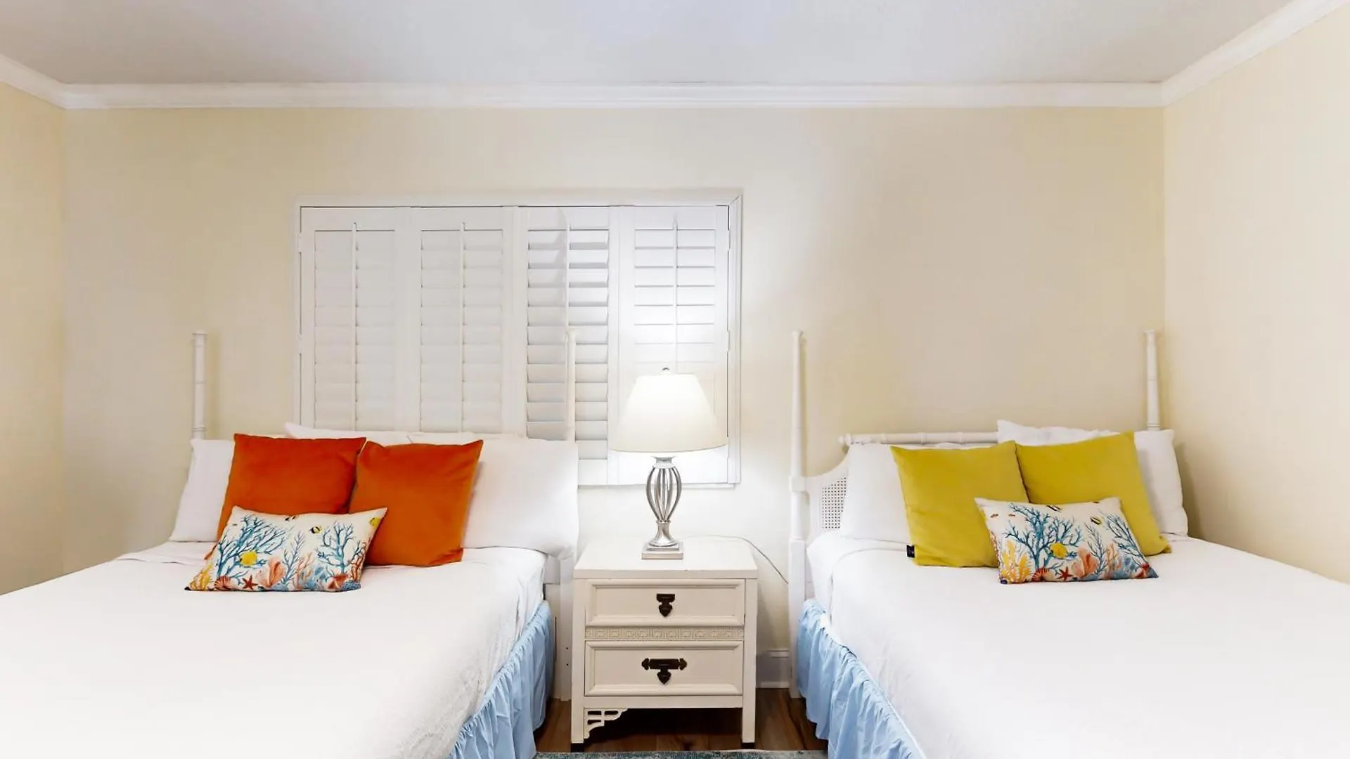 Apartment Shoreline Towers #1024 Destin